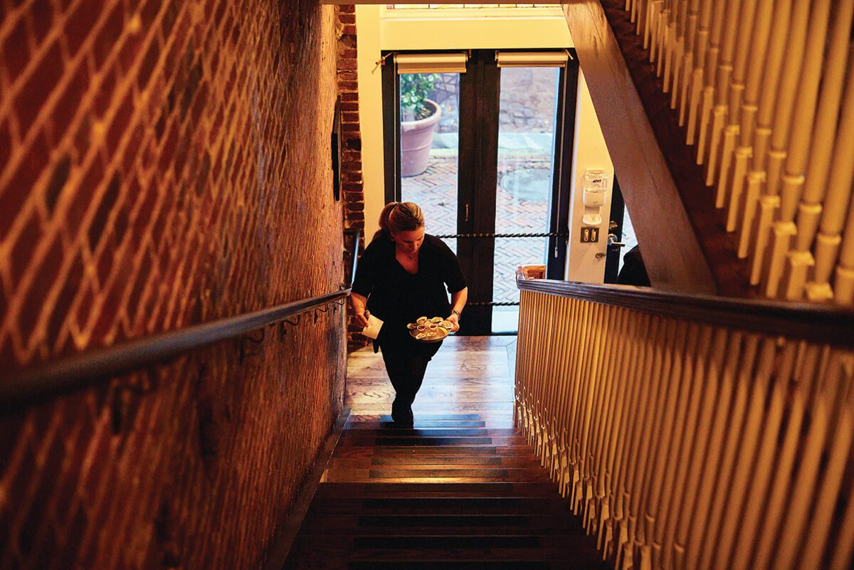 Teresa Marconi_Thames Street Oyster House_2023-01-11_TSUCALAS_ 2C7A8410